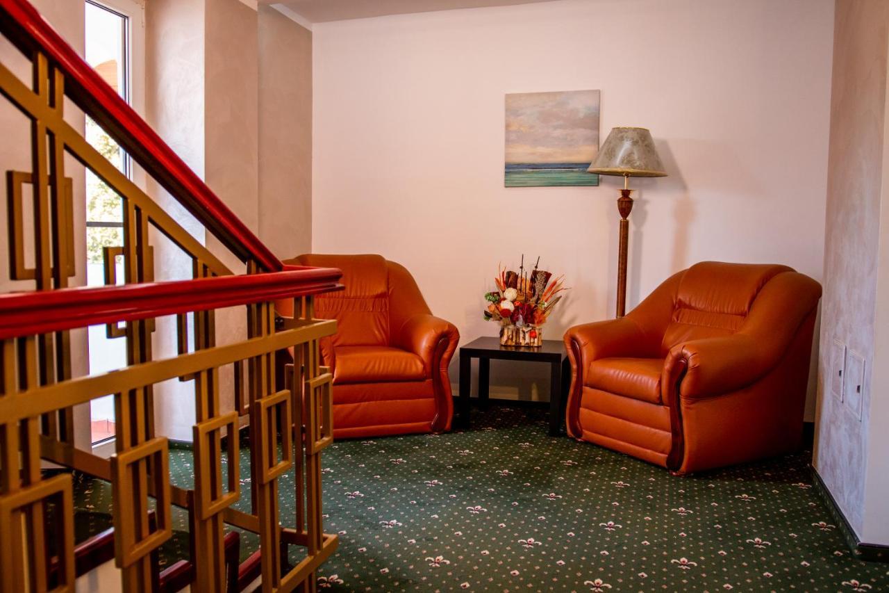 Hotel Restaurant Rustic Alexandria Bagian luar foto