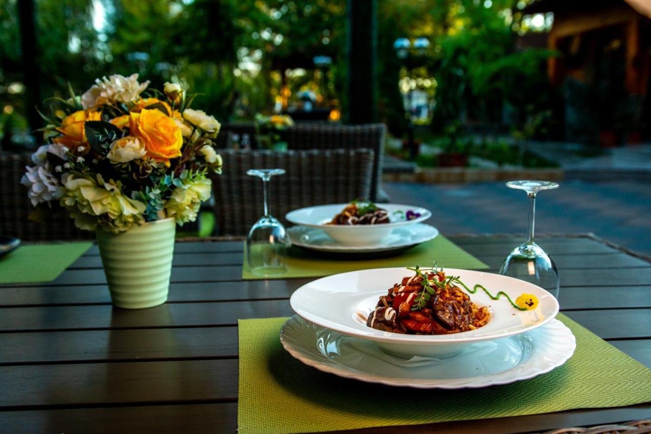Hotel Restaurant Rustic Alexandria Bagian luar foto